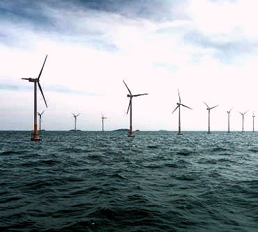 wind-turbine-inside-sea